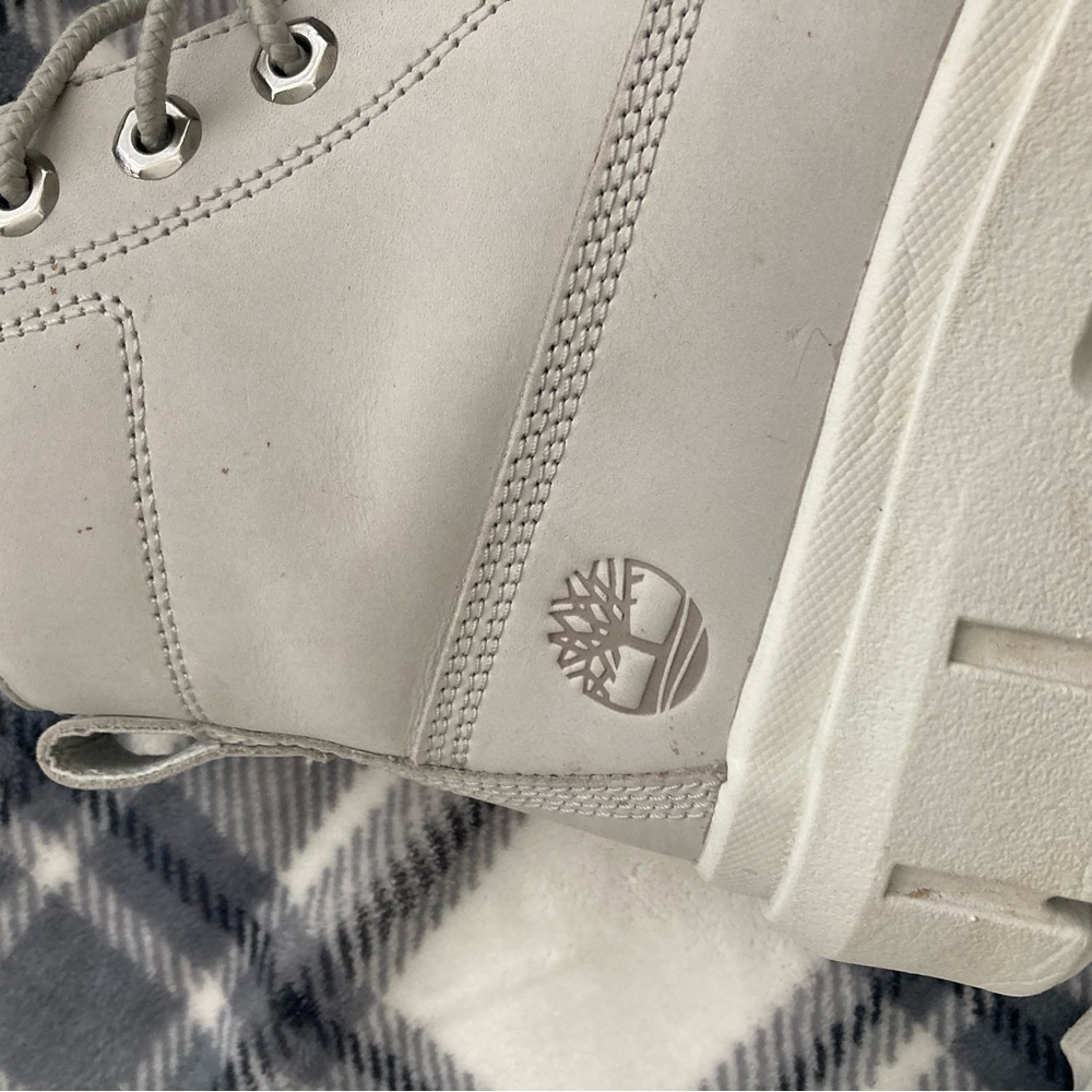 Timberland Chunky Sole Boots - Light Gray - Picture 3 of 8